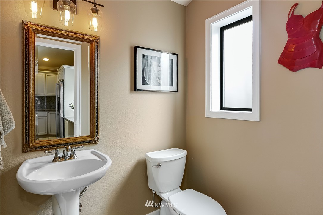 520 Walnut Street, Unit 2 Edmonds, WA 98020 - Photo 11 of 16 Gallery Image 11