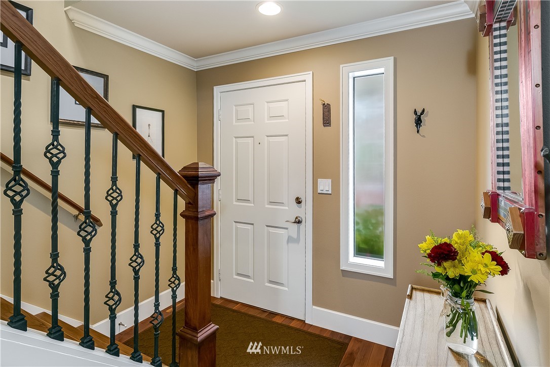 520 Walnut Street, Unit 2 Edmonds, WA 98020 - Photo 3 of 16 Gallery Image 3