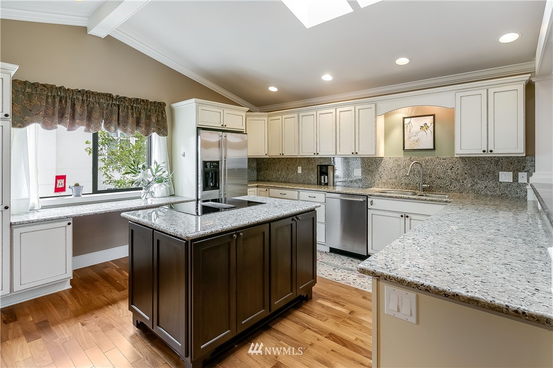 520 Walnut Street, Unit 2 Edmonds, WA 98020 - Photo 6 of 16 Gallery Image 6