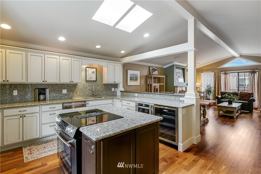 520 Walnut Street, Unit 2 Edmonds, WA 98020 - Photo 7 of 16 Gallery Image 7