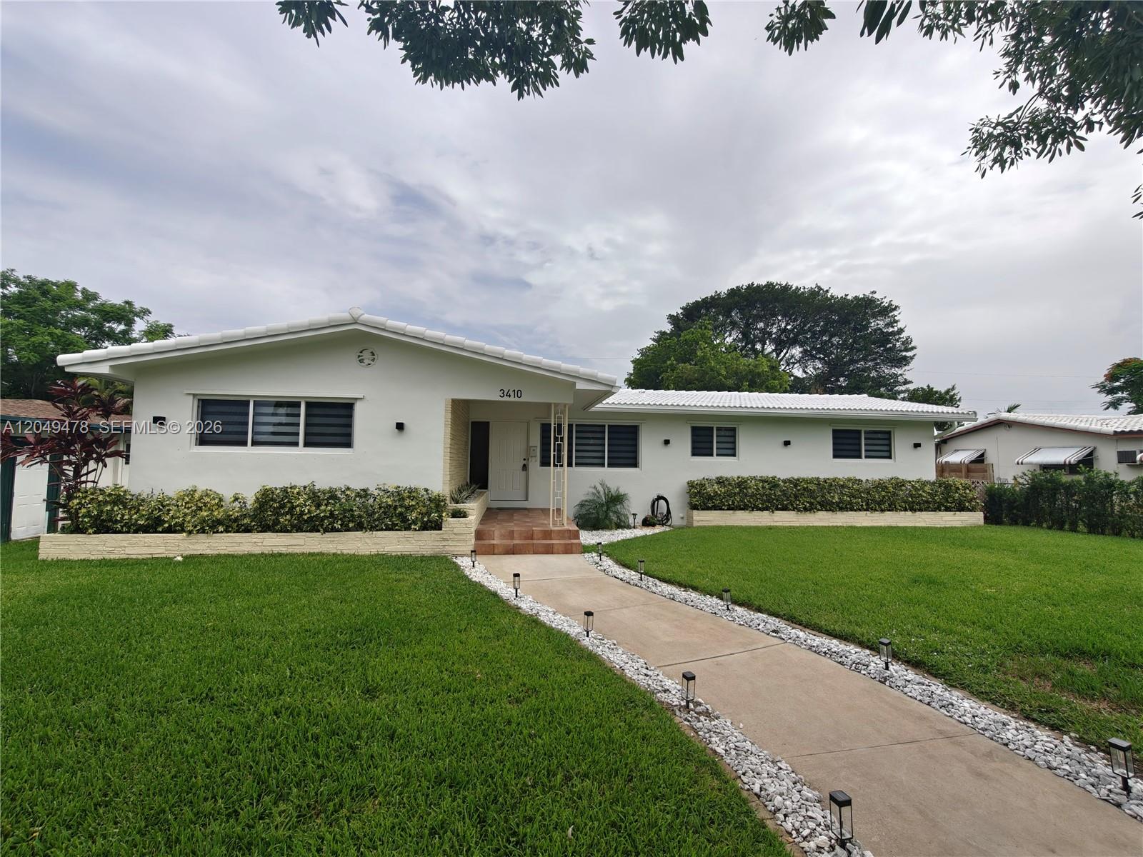 3410 Cleveland Street Hollywood, FL 33021 - Photo 1 of 24