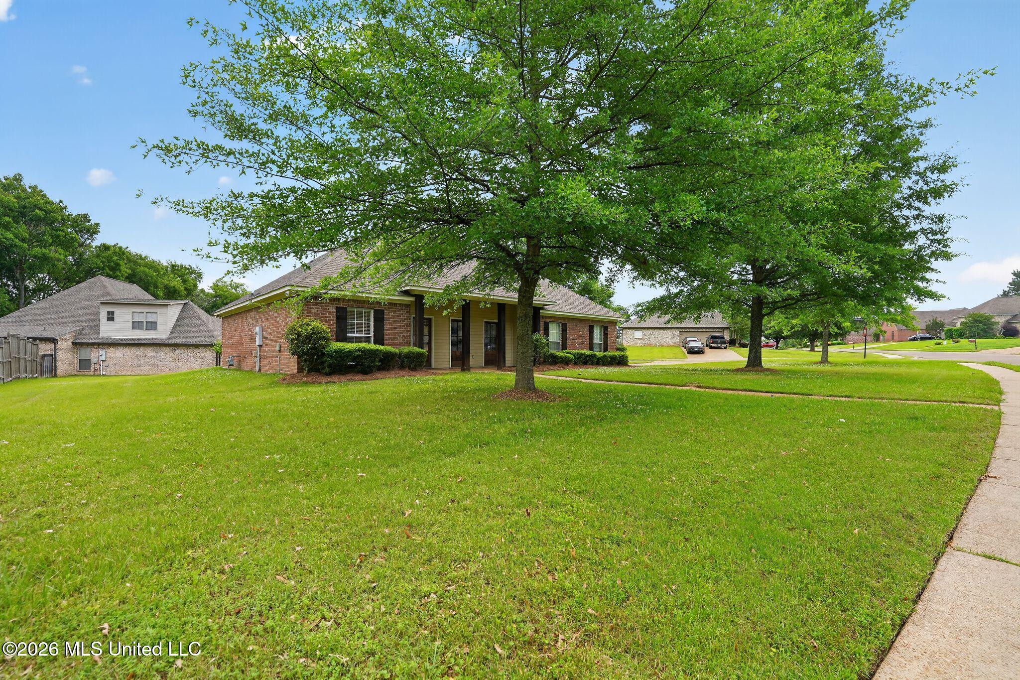 134 Providence Drive Madison, MS 39110 - Photo 2 of 43 02_134_Providence_Dr_Madison_MS_39110_US