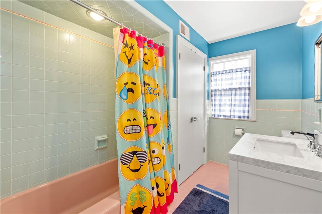 805 Elm Spring Road Pittsburgh, PA 15243 - Photo 17 of 25 Gallery Image 17