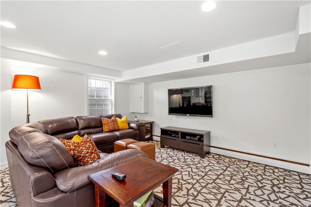 805 Elm Spring Road Pittsburgh, PA 15243 - Photo 21 of 25 Gallery Image 21