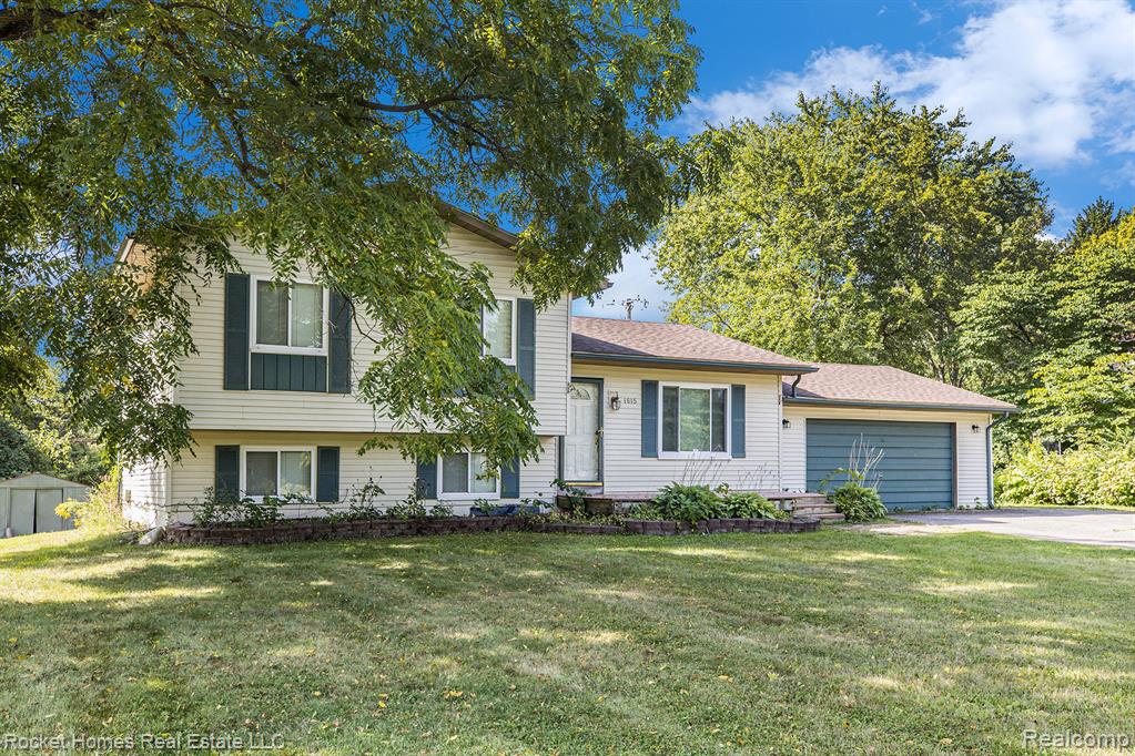 1815 Ruby Avenue Rochester Hills, MI 48309 - Photo 6 of 34