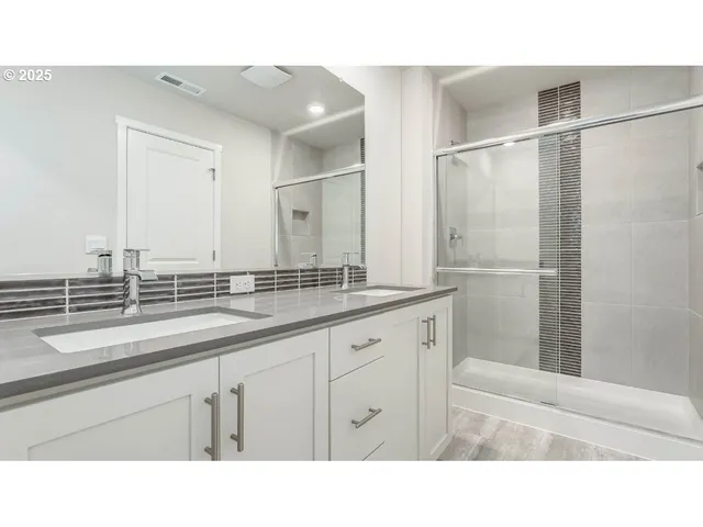 $609,995 | 9355 Southeast Crystal Rose Street, Happy Valley, OR 97086