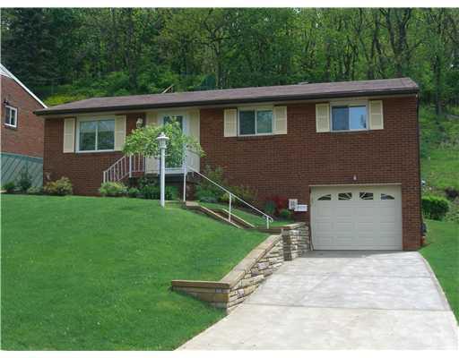 163 Parkedge Road Green Tree, PA 15220 - Photo 1 of 13 Exterior Front.