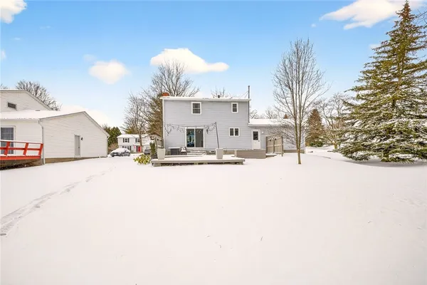 $219,900 | 147 Beacon Hills Drive South, Penfield, NY 14526