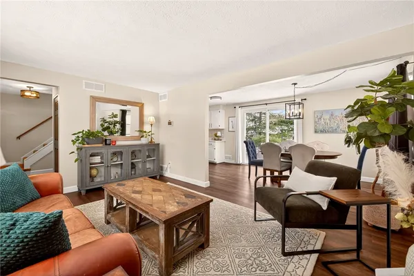 $219,900 | 147 Beacon Hills Drive South, Penfield, NY 14526