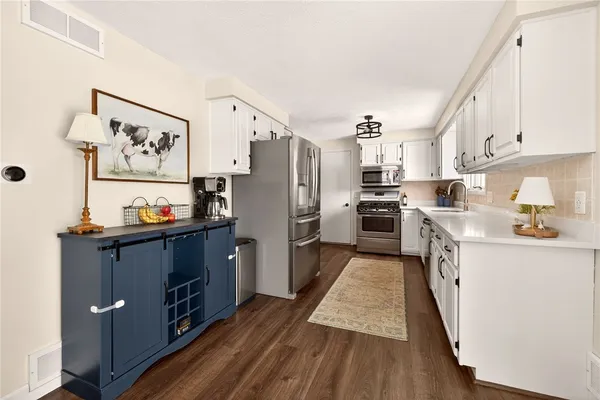 $219,900 | 147 Beacon Hills Drive South, Penfield, NY 14526