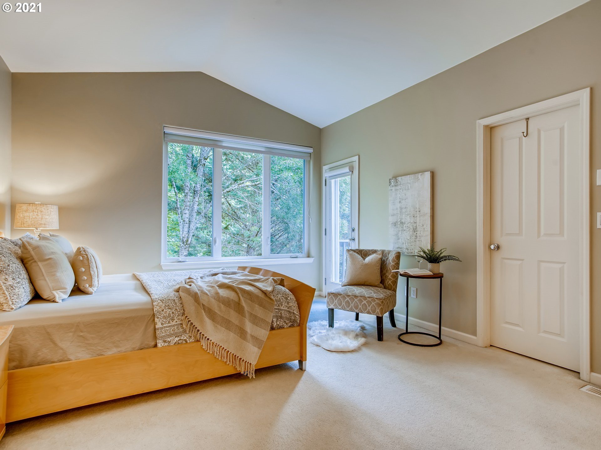 2526 Northwest Rhodes Lane Portland, OR 97229 - Photo 16 of 31 Gallery Image 16