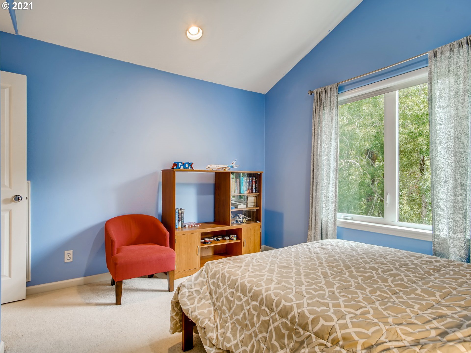 2526 Northwest Rhodes Lane Portland, OR 97229 - Photo 22 of 31 Gallery Image 22