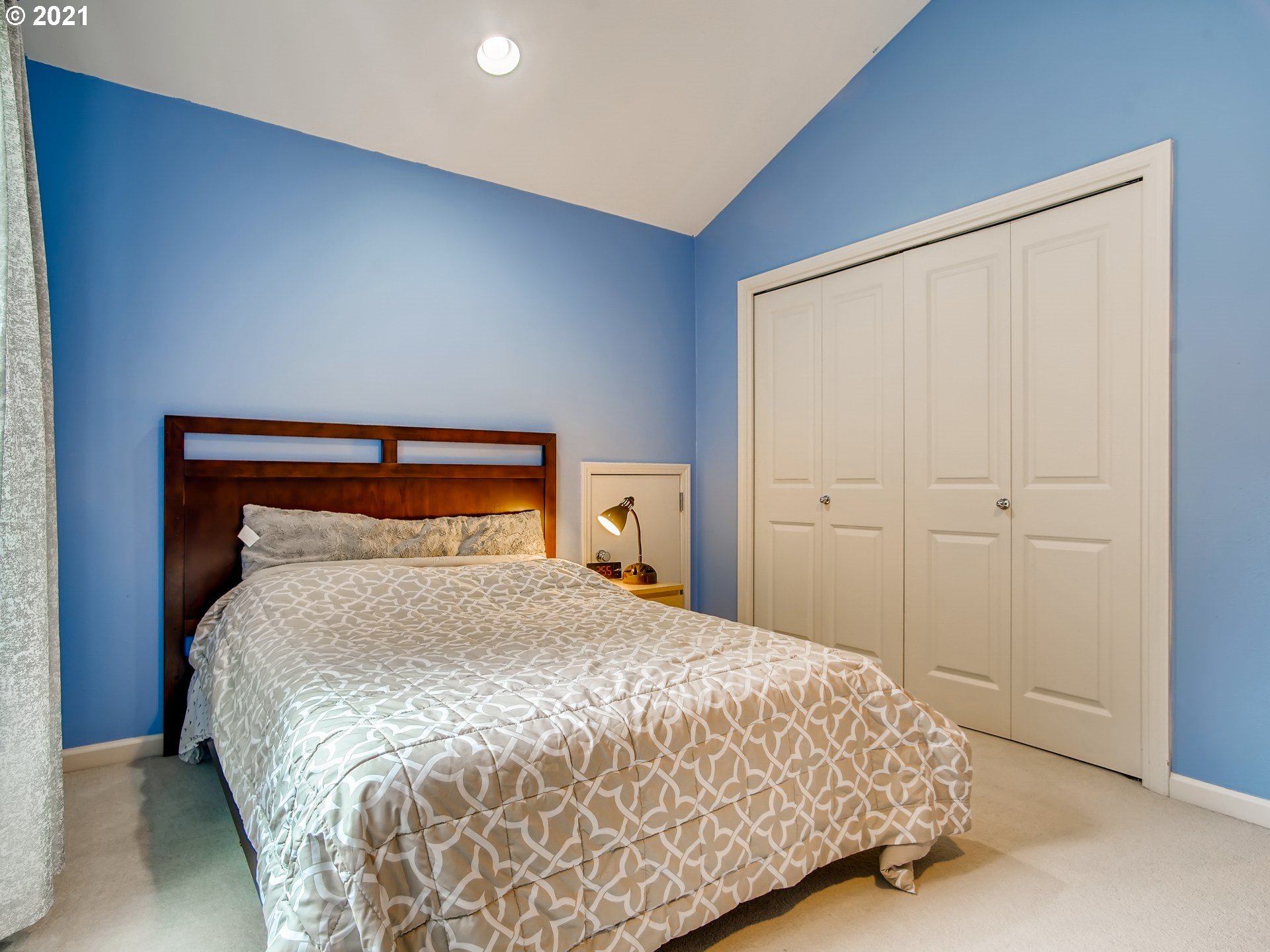 2526 Northwest Rhodes Lane Portland, OR 97229 - Photo 23 of 31 Gallery Image 23