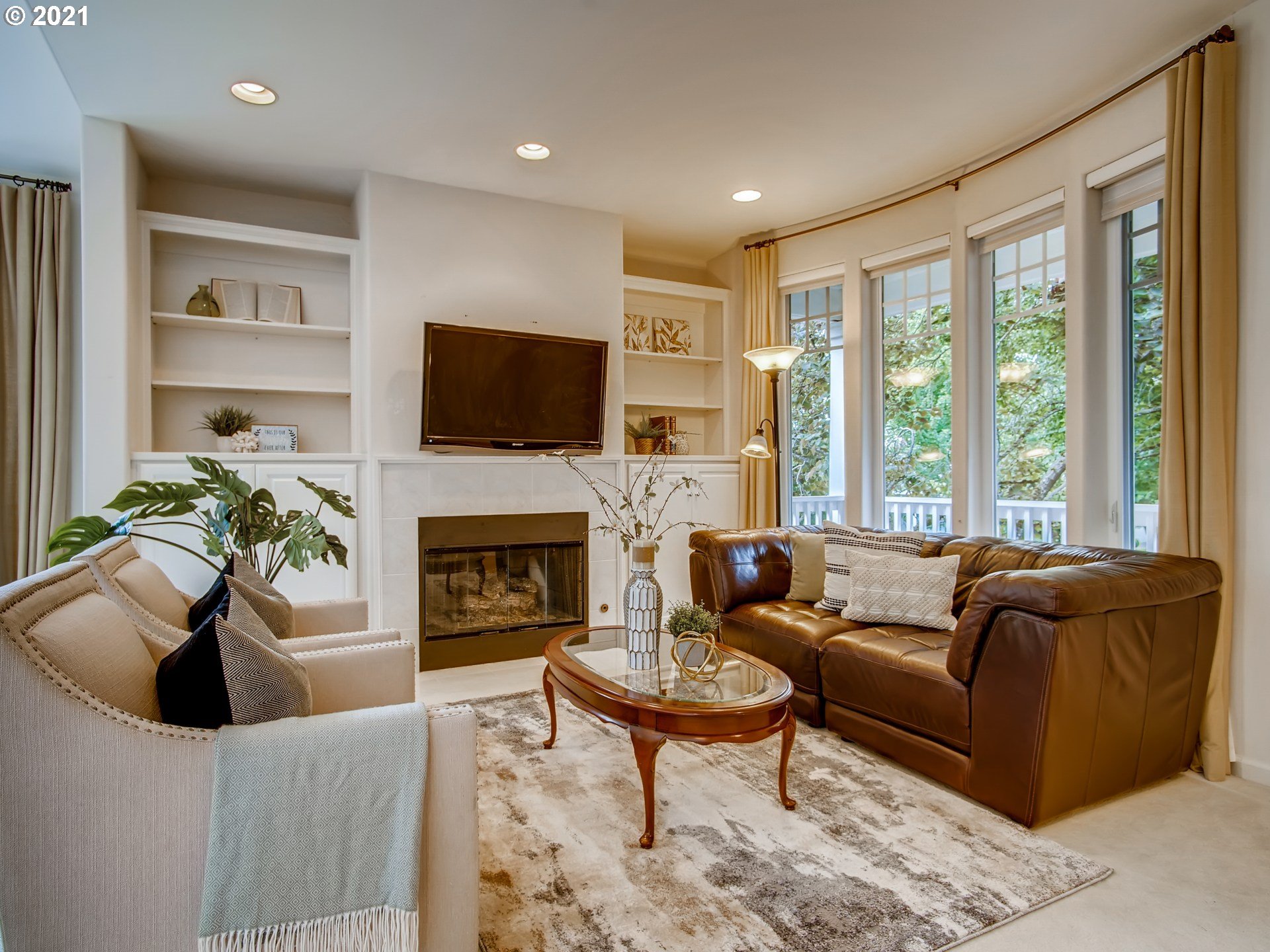 2526 Northwest Rhodes Lane Portland, OR 97229 - Photo 4 of 31 Gallery Image 4