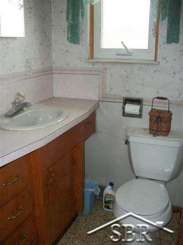 4200 South Carter Road Auburn, MI 48611 - Photo 11 of 15 20057082-10.JPG