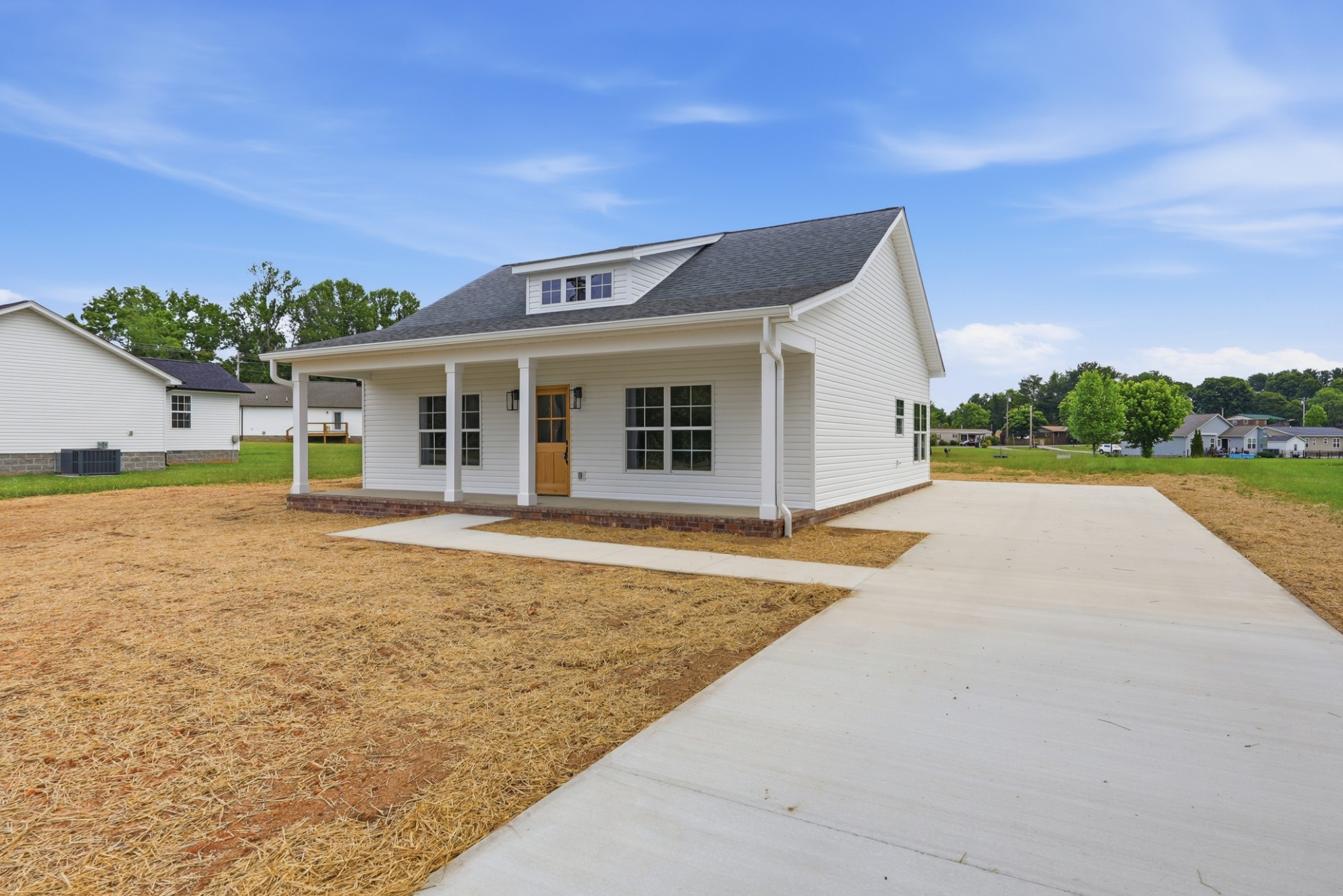 167 Fremont Road Doyle, TN 38559 - Photo 6 of 19 a front view of a house with a yard