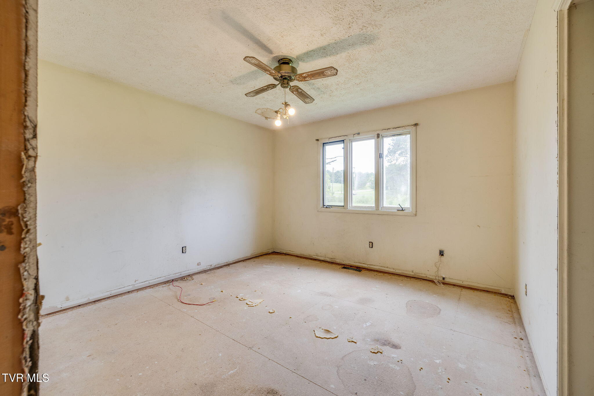 1556 Mill Creek Road Fall Branch, TN 37656 - Photo 23 of 40 023
