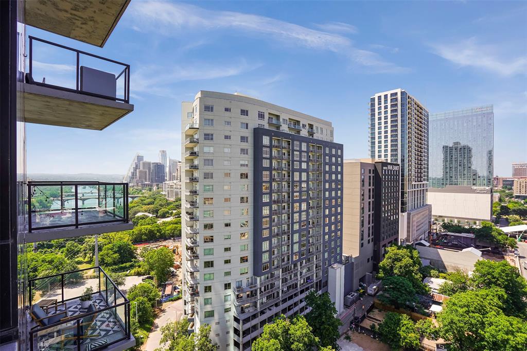 70 Rainey Street, Unit 1409 Austin, TX 78701 - Photo 23 of 38 Skyline view