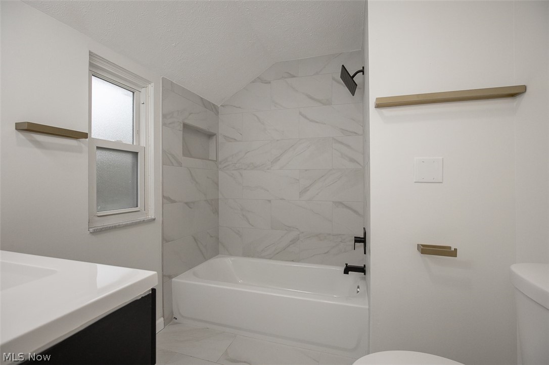 3896 Strandhill Road Cleveland, OH 44128 - Photo 14 of 31 Gallery Image 14