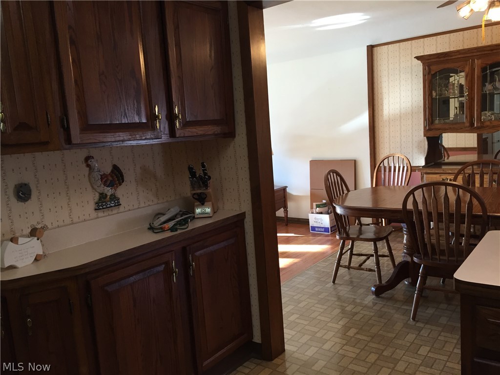 1735 Alcester Road Cleveland, OH 44124 - Photo 12 of 21