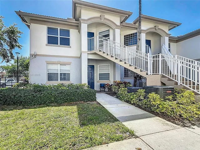 $2,350 | Palm Lake Condominiums, West Palm Beach, FL 33417