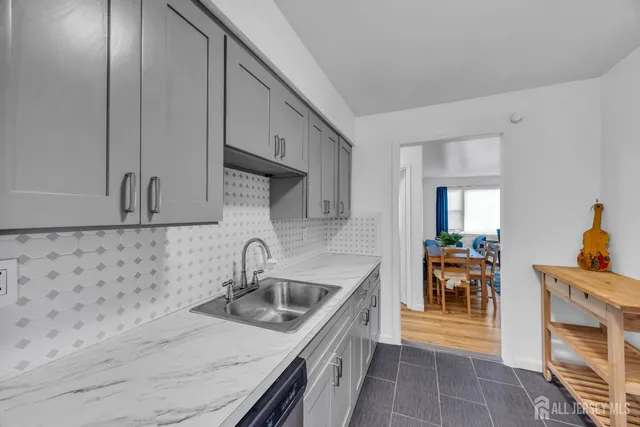 $175,000 | 14 York Drive, Unit 4B, Edison, NJ 08817