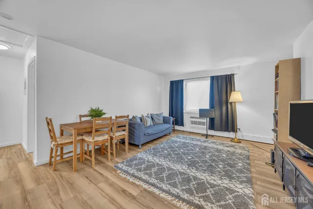 $175,000 | 14 York Drive, Unit 4B, Edison, NJ 08817