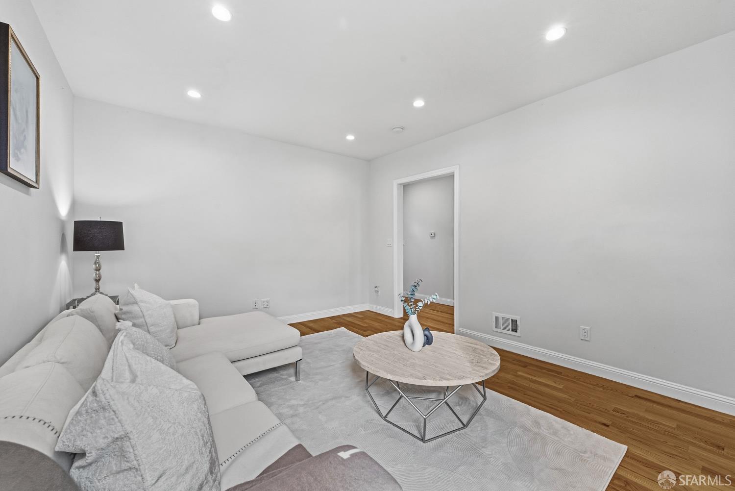 263 Naples Street San Francisco, CA 94112 - Photo 5 of 25