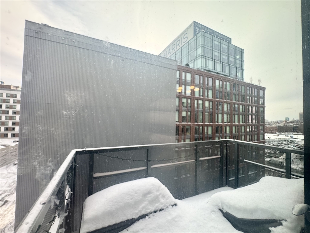 32 Traveler Street, Unit 609 Boston, MA 02118 - Photo 8 of 26 a view of roof with building