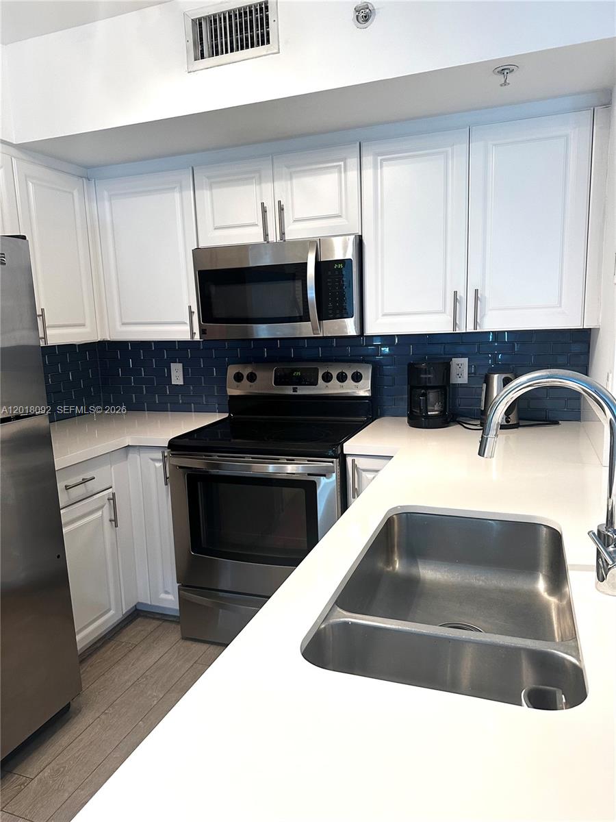 90 Alton Road, Unit 1804 Miami Beach, FL 33139 - Photo 21 of 42