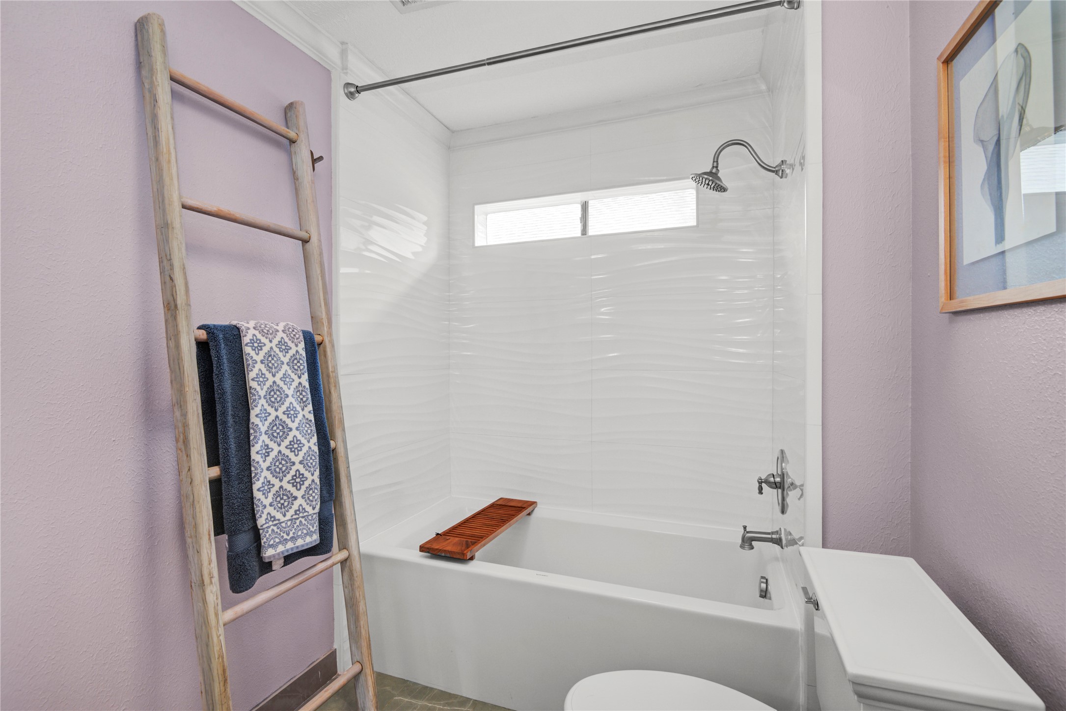 8412 Hidden Trail Lane Spring, TX 77379 - Photo 24 of 43 The well-appointed Jack and Jill bathroom features a full tub and shower combination with convenient access between adjoining bedrooms.