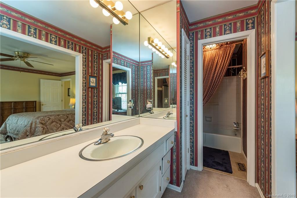 8316 Knights Bridge Road Charlotte, NC 28210 - Photo 16 of 23 Gallery Image 16