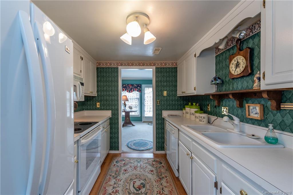 8316 Knights Bridge Road Charlotte, NC 28210 - Photo 8 of 23 Gallery Image 8