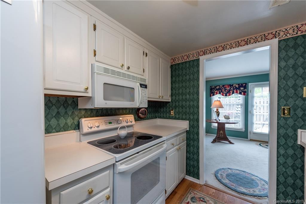 8316 Knights Bridge Road Charlotte, NC 28210 - Photo 9 of 23 Gallery Image 9