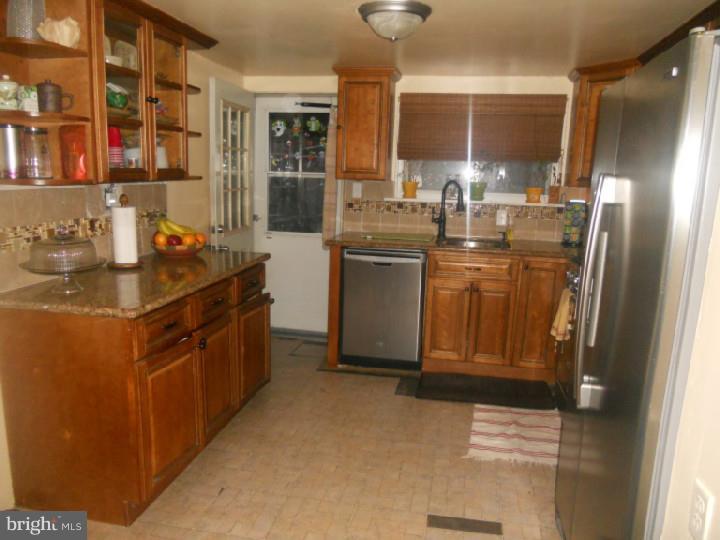 1206 Unity Street Philadelphia, PA 19124 - Photo 4 of 11 Kitchen