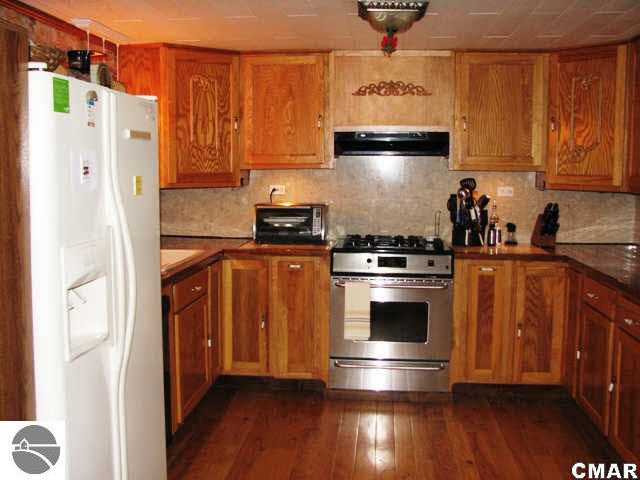 5121 West Tyler Road Alma, MI 48801 - Photo 7 of 16 1773192-6.JPG
