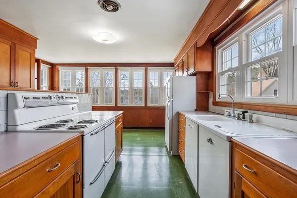 $319,900 | 49 Lincoln Avenue, Orange, MA 01364