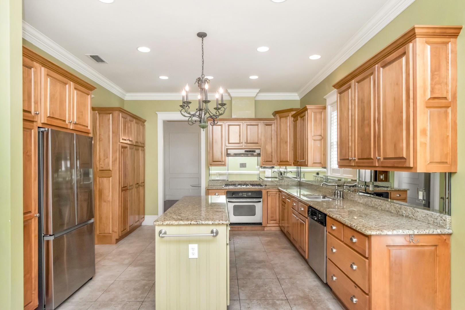 890 Randall Avenue Daphne, AL 36526 - Photo 9 of 47 Kitchen