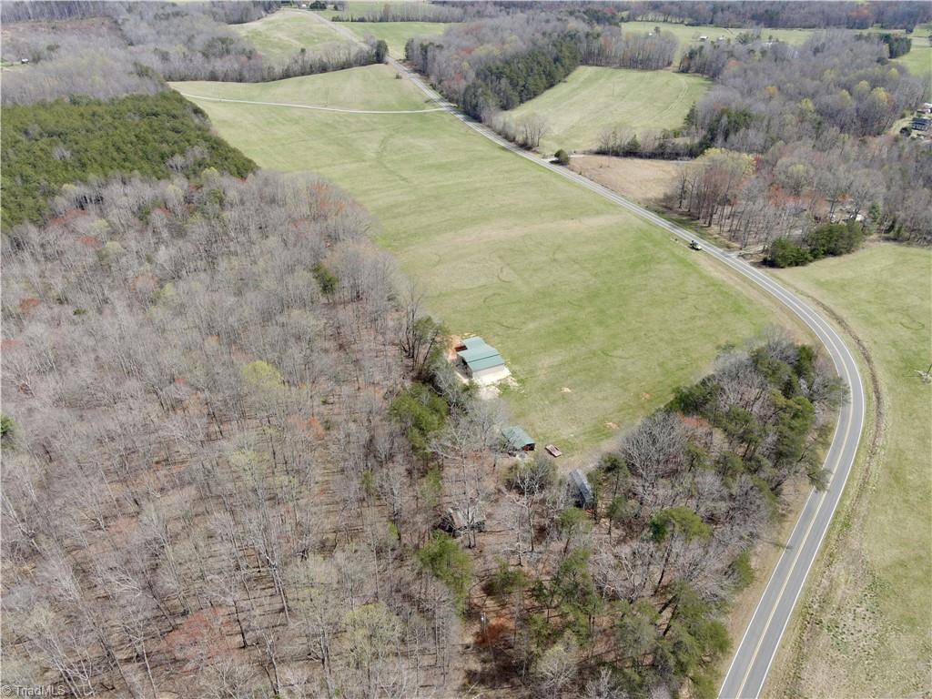 1784 Locust Grove Road Mount Airy, NC 27030 - Photo 5 of 6