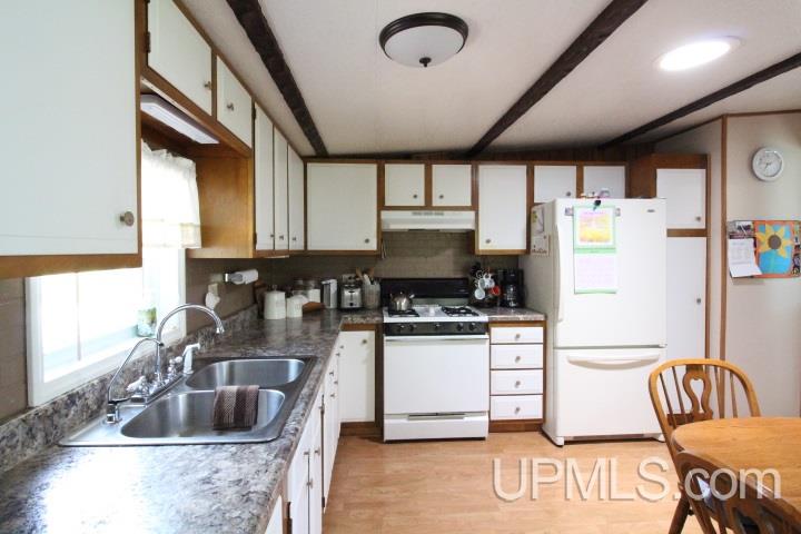 W4628 Oakwood Road, Unit 30 Daggett, MI 49821 - Photo 3 of 34 Gallery Image 3