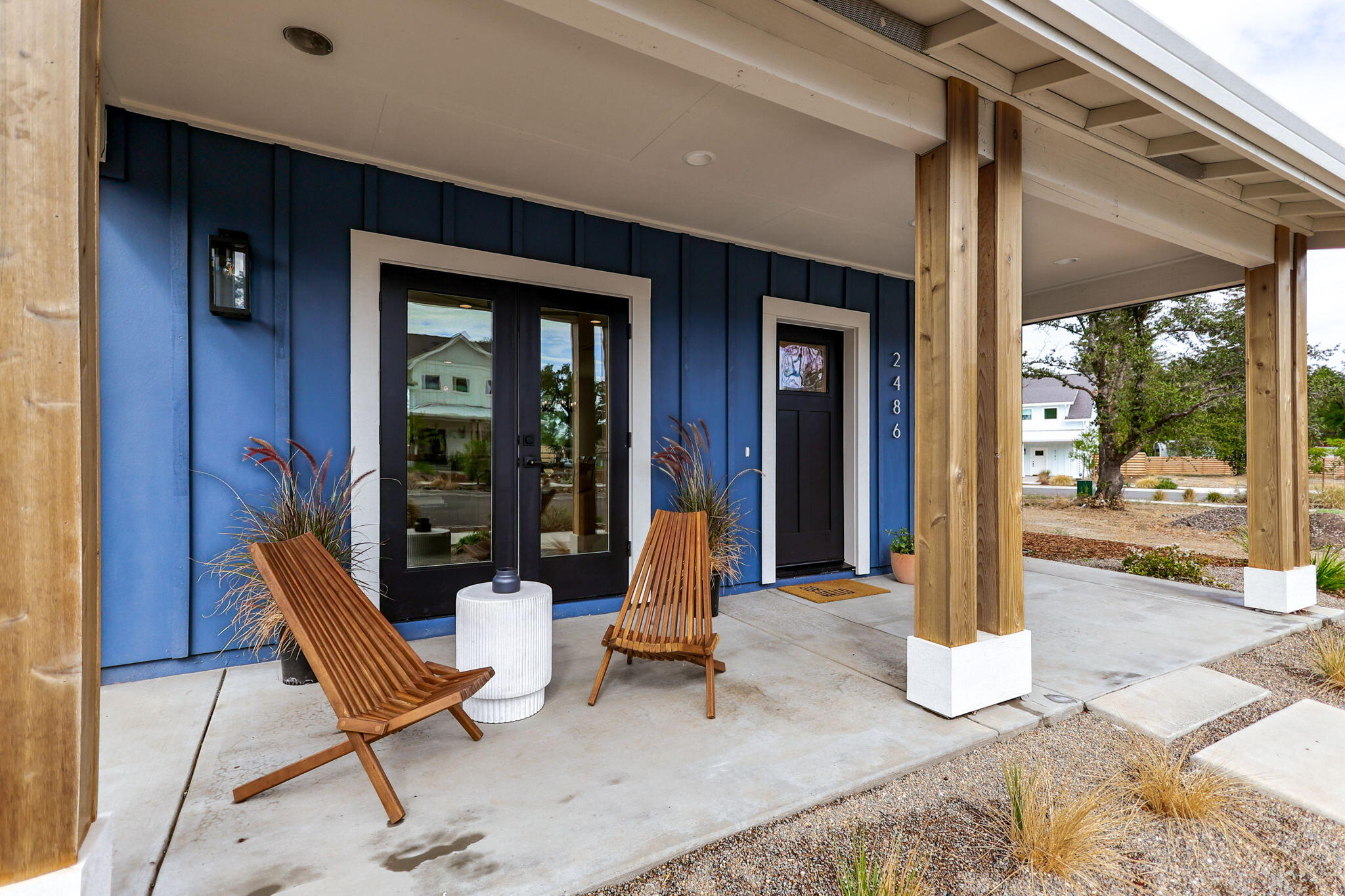 2486 Neighborly Way Redding, CA 96001 - Photo 13 of 37 Front Porch
