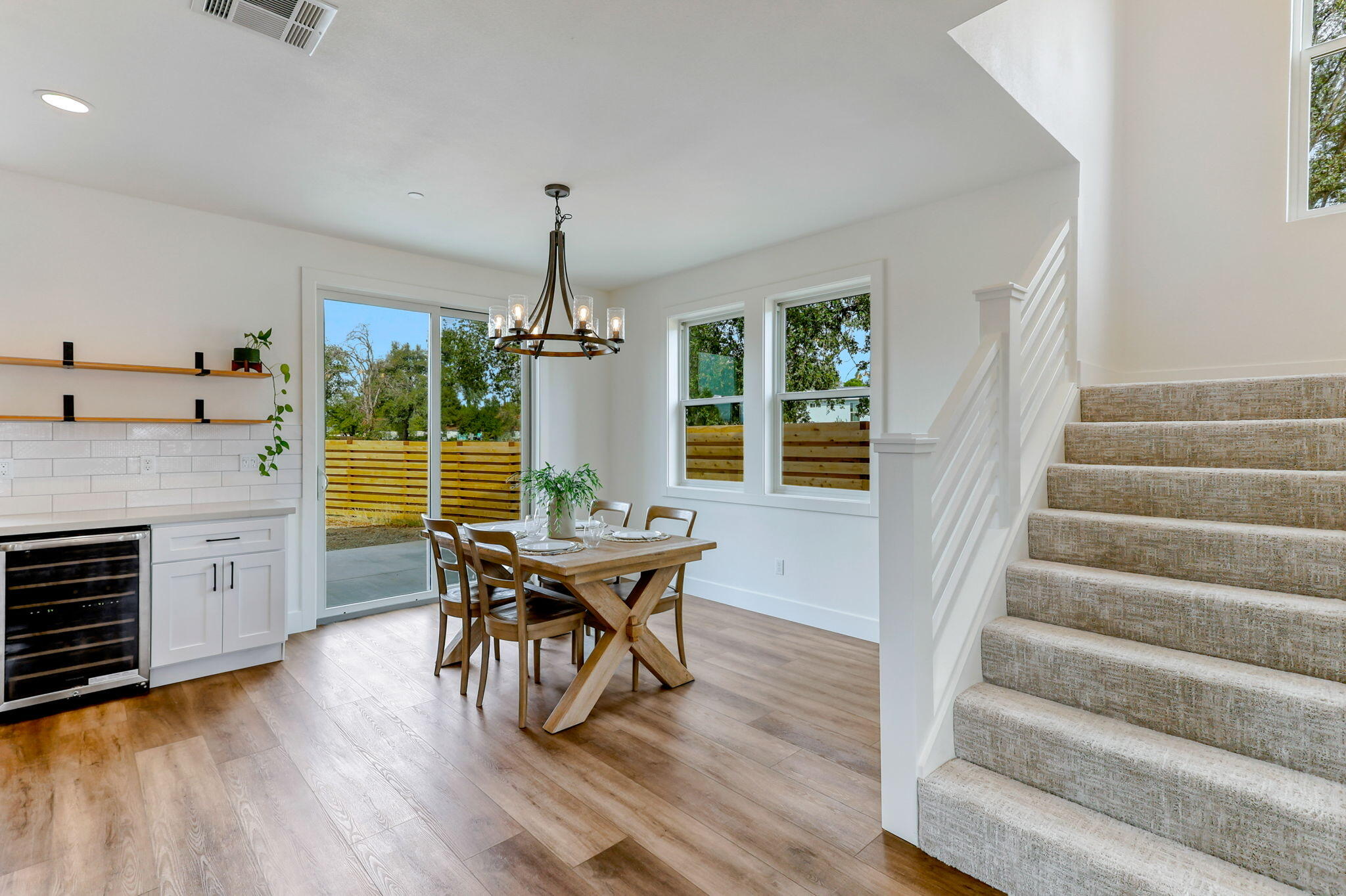 2486 Neighborly Way Redding, CA 96001 - Photo 20 of 37 Dining Room
