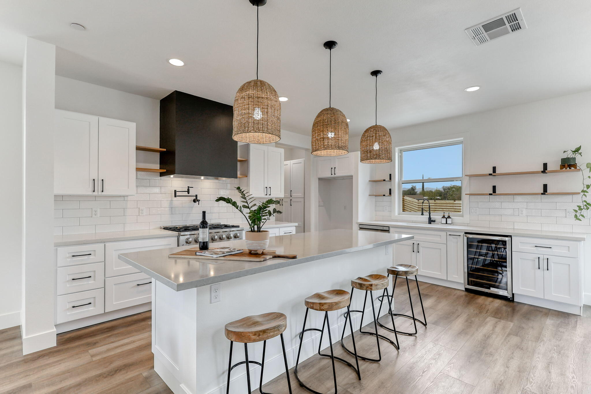 2486 Neighborly Way Redding, CA 96001 - Photo 2 of 37 Kitchen