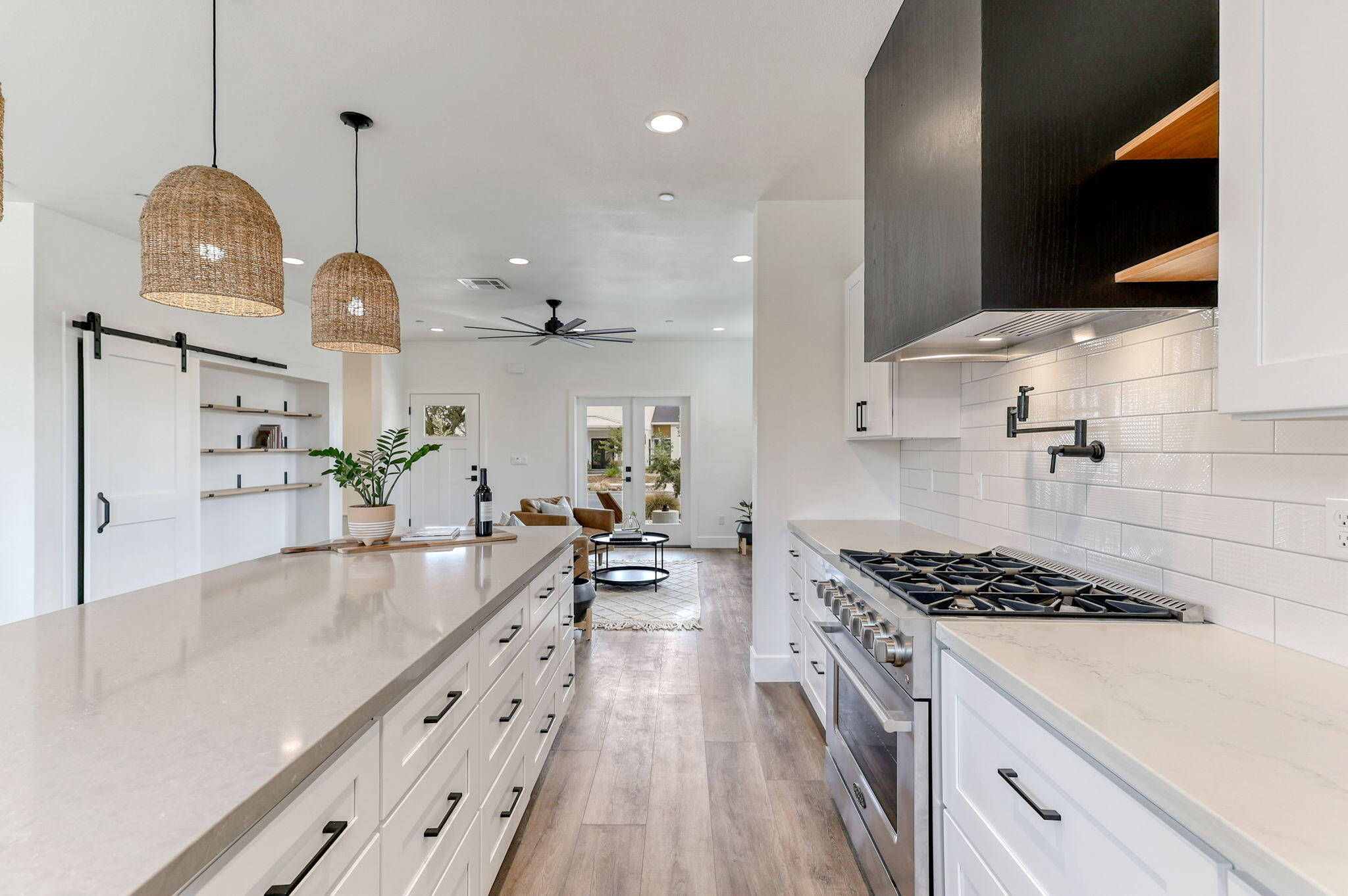 2486 Neighborly Way Redding, CA 96001 - Photo 21 of 37 Kitchen