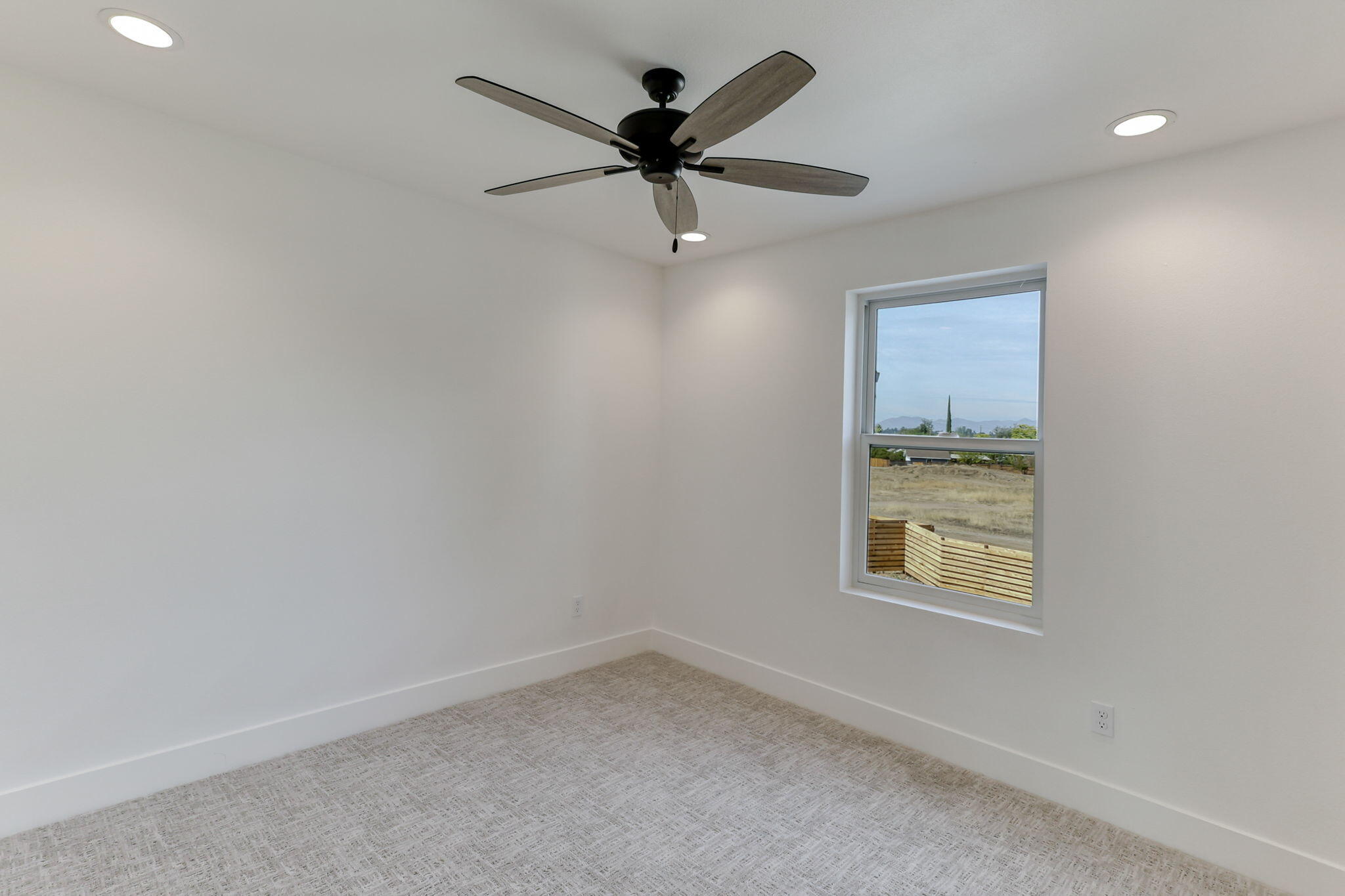 2486 Neighborly Way Redding, CA 96001 - Photo 23 of 37 Bedroom 2