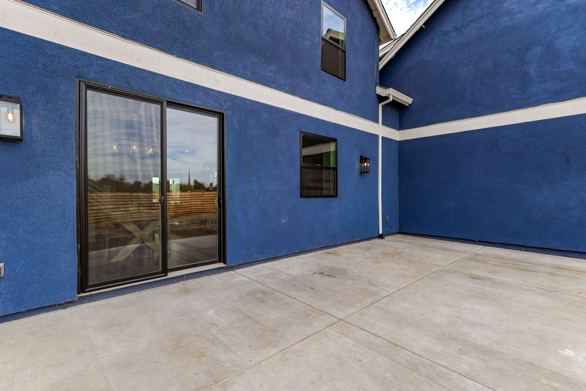2486 Neighborly Way Redding, CA 96001 - Photo 37 of 37 Back Patio