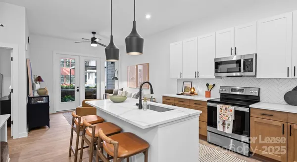 $3,295 | 1711 Commonwealth Avenue, Unit B1, Charlotte, NC 28205