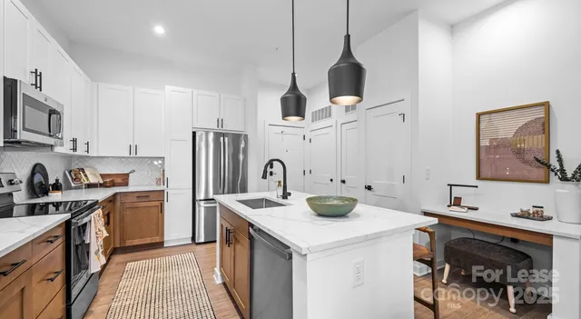 $2,871 | 1711 Commonwealth Avenue, Unit B1, Charlotte, NC 28205