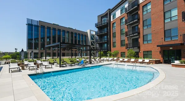 $3,295 | 1711 Commonwealth Avenue, Unit B1, Charlotte, NC 28205
