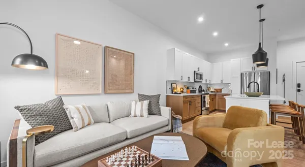 $3,295 | 1711 Commonwealth Avenue, Unit B1, Charlotte, NC 28205